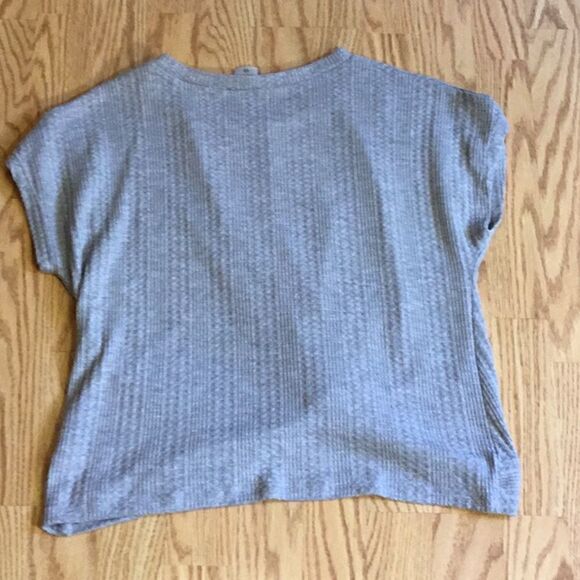 Lightweight gray top with front twist at waist in extra small by PAPER CRNE - Picture 6 of 9